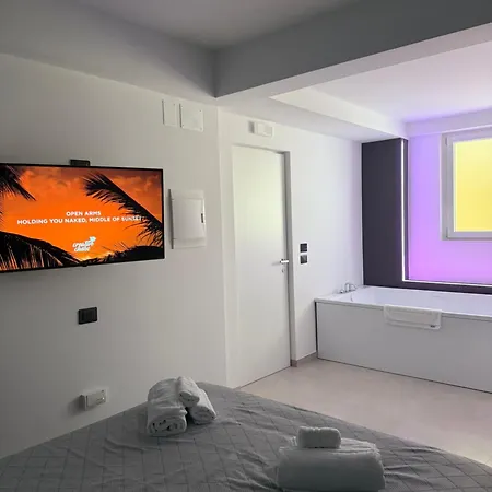 לינה וארוחת בוקר Sunset Con Jacuzzi A 200m Dal Mare סנטה מריה דל צ'דרו