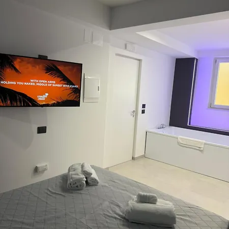 Couette-café Sunset Con Jacuzzi A 200m Dal Mare *