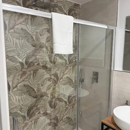 Alojamento de Acomodação e Pequeno-almoço Sunset Con Jacuzzi A 200m Dal Mare